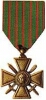 LA CROIX DE GUERRE, conférée de plein droit aux militaires faisant l'objet d'une citation individuelle pour des faits de guerre.